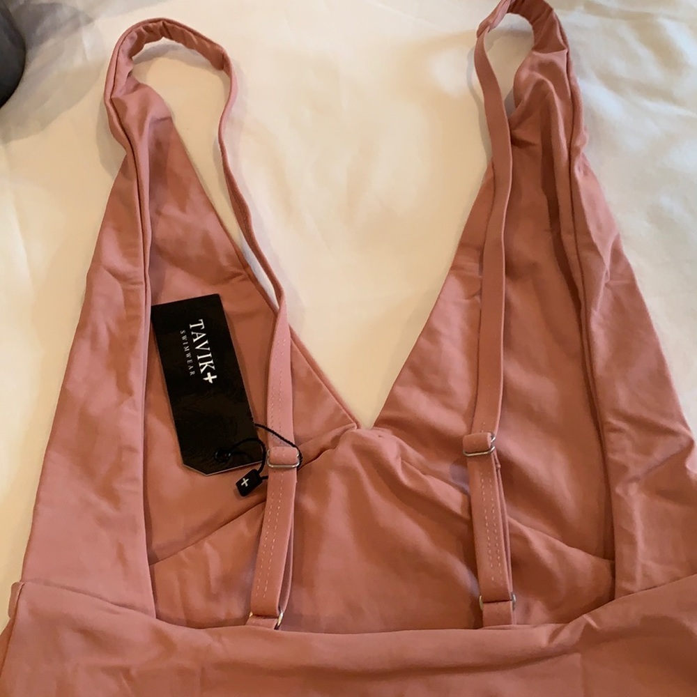 TAVIK DREW PLUNGING V NECKLINE ONE PIECE SWIMSUIT IN ROSE DAWN SIZE SMALL - Picture 14 of 16